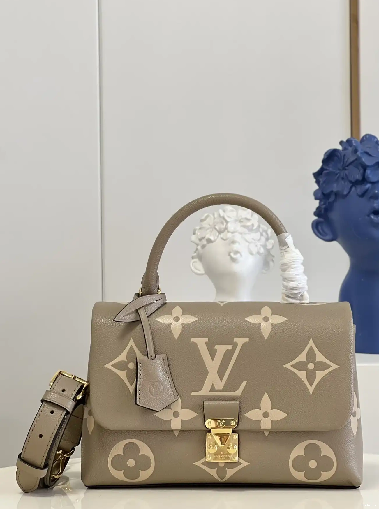 First bag ru VUITTON LOUIS MM MADELEINE 0514